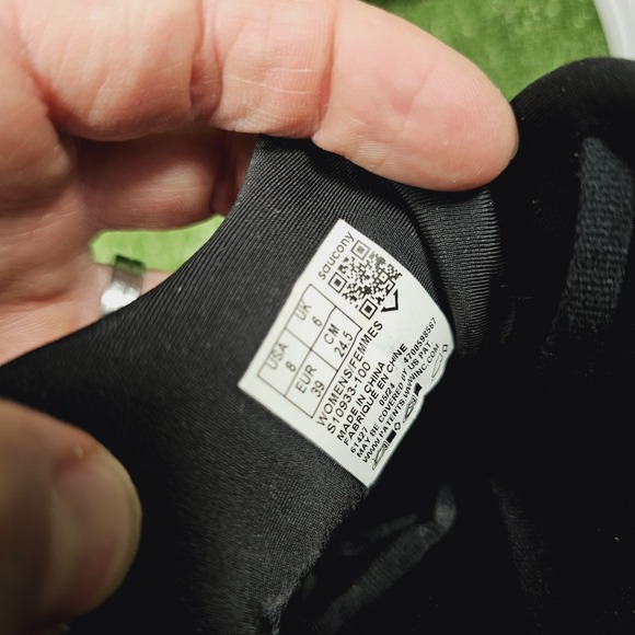 Saucony Hurricane 24 Black White Athletic Running Sneakers S10933-100 Womens 8 - Picture 10 of 11